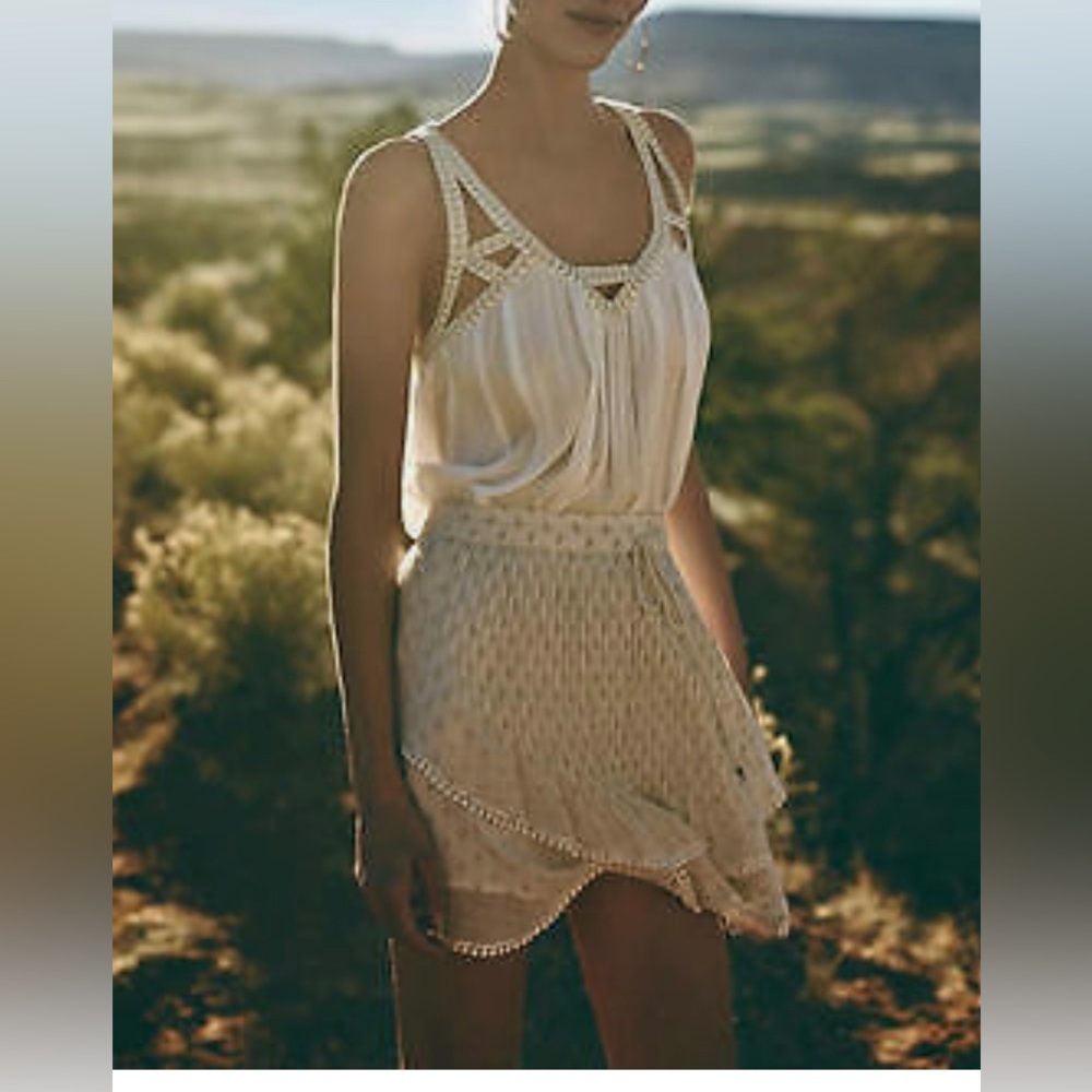 White anthropologie primrose mini skirt size large